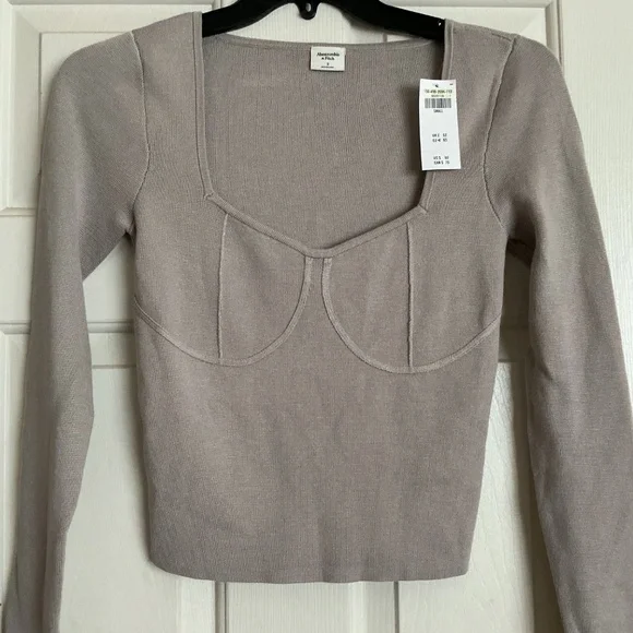 Abercrombie & Fitch long sleeved top - Picture 3 of 4